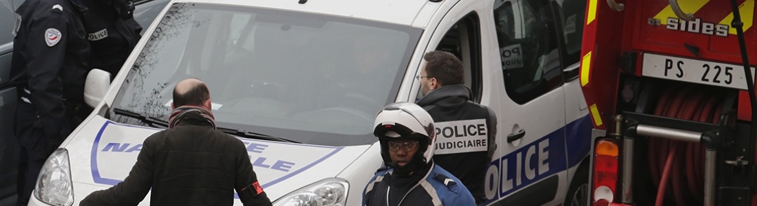 Oui à la déchéance nationale pour tout individu portant les armes contre les forces armées françaises.